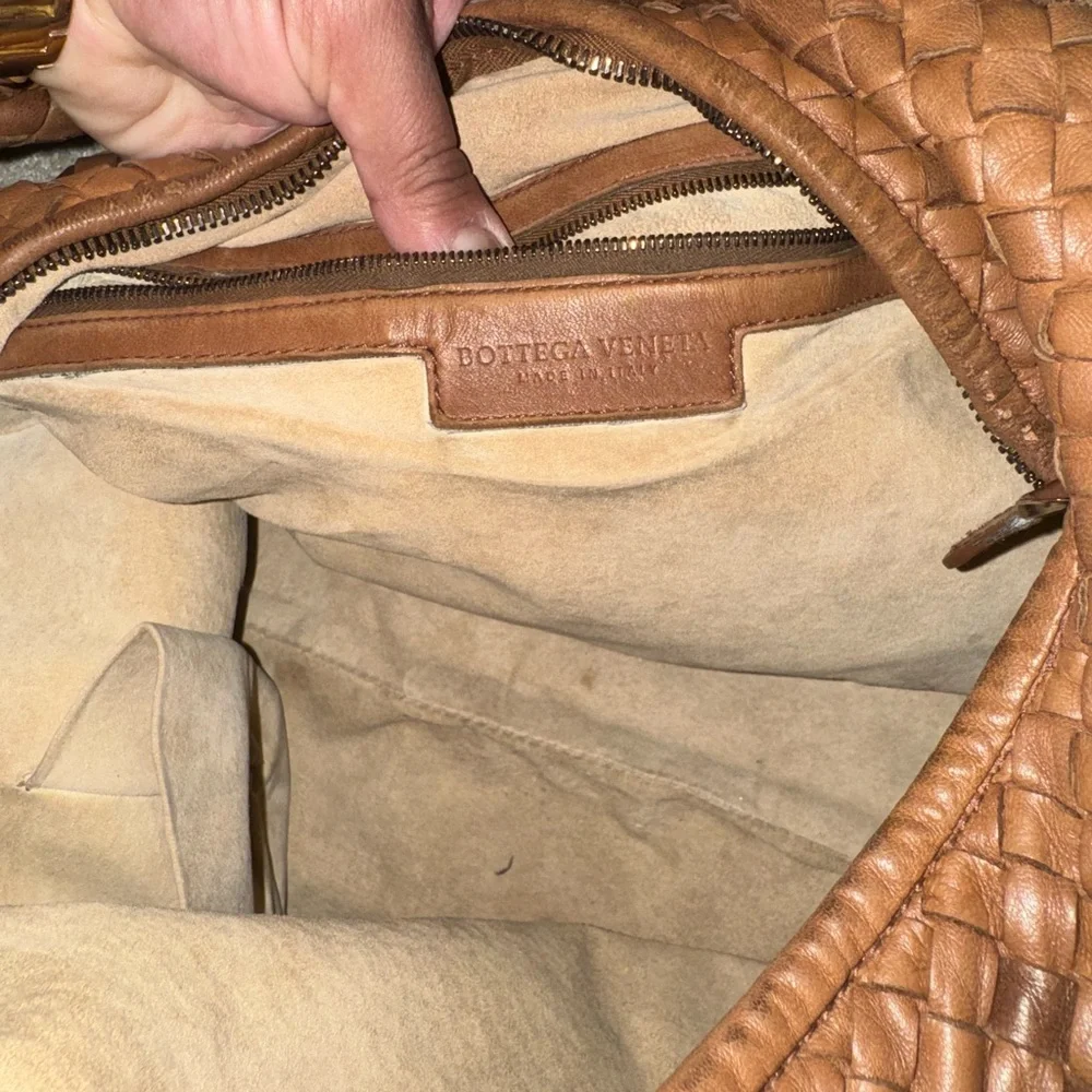 Bottega Veneta Tan Woven Shoulder Bag - Picture 5 of 8